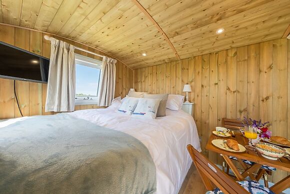 Saltmarsh Hut