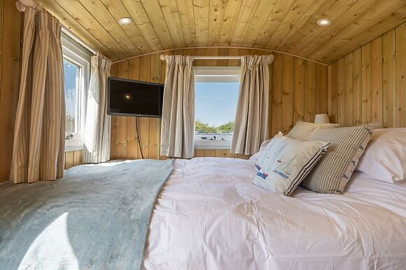 Saltmarsh Hut