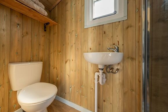 Saltmarsh Hut