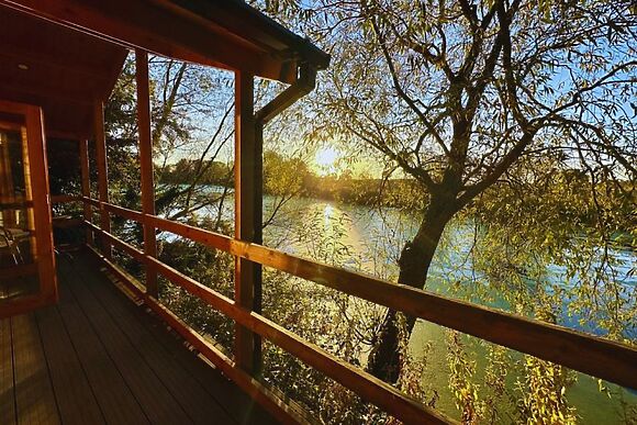 Sunset Lodge