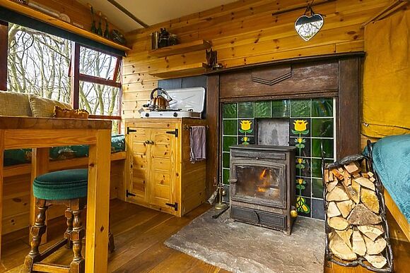 Hideaway Hut Wye