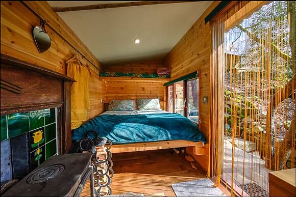 Hideaway Hut Wye