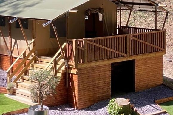 Giraffe Enclosure