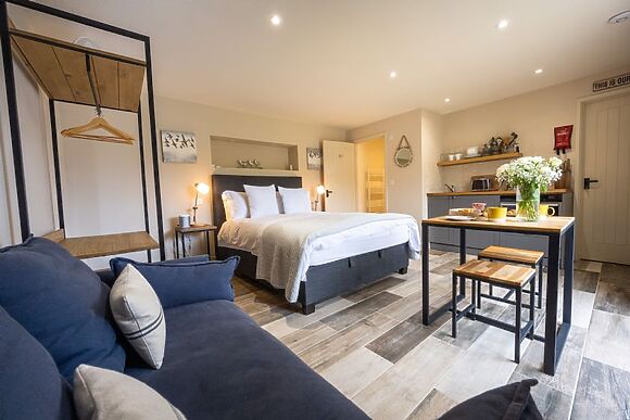 Eastgate Cottage and Hideaway