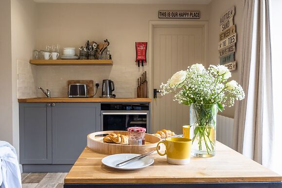 Eastgate Cottage and Hideaway
