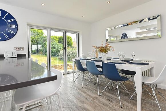 Bryn Rhosyn, 10 Cae Du