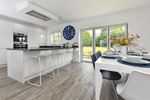 Bryn Rhosyn, 10 Cae Du