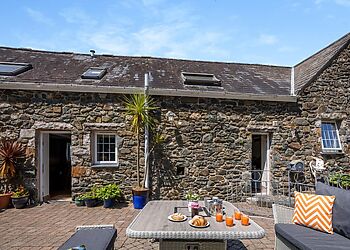 Bythynnod Sarn Group Cottages