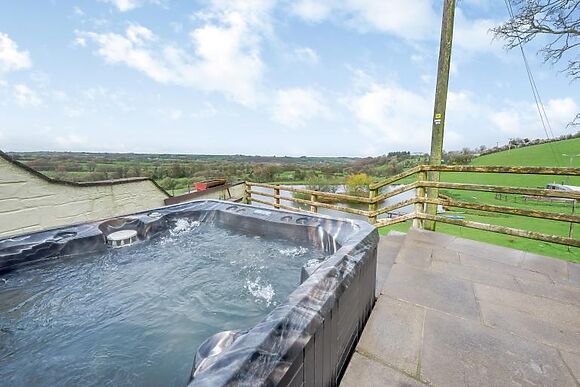 Dragon's Eye - Llygad y Ddraig