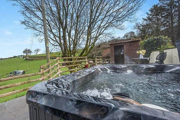 Sky Hut - Caban y Nen