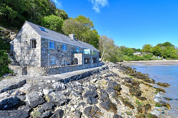 2 The Boathouse