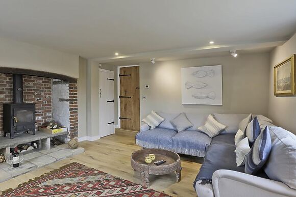 1 Anchor Cottage