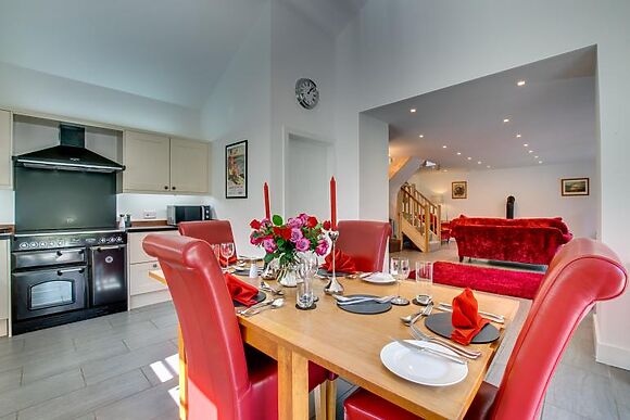 Wisteria Cottage - Bwthyn yr Ardd