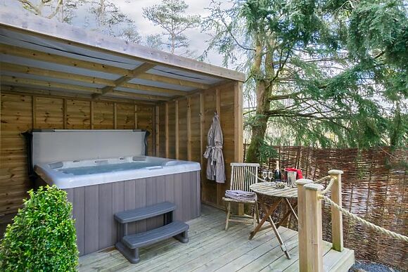 Wisteria Cottage - Bwthyn yr Ardd