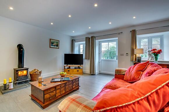 Wisteria Cottage - Bwthyn yr Ardd