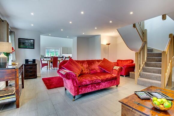 Wisteria Cottage - Bwthyn yr Ardd