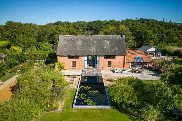 Alexandra Barn