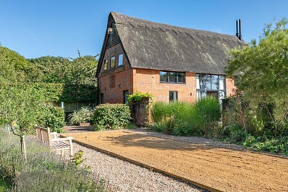Alexandra Barn