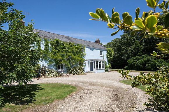 Trethurffe Manor