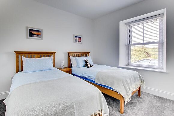 Llety Celyn - The Hollies