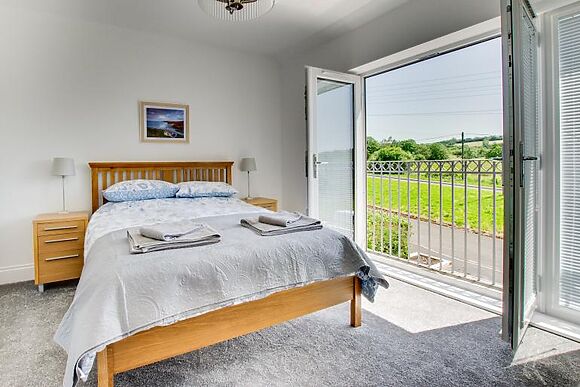 Llety Celyn - The Hollies