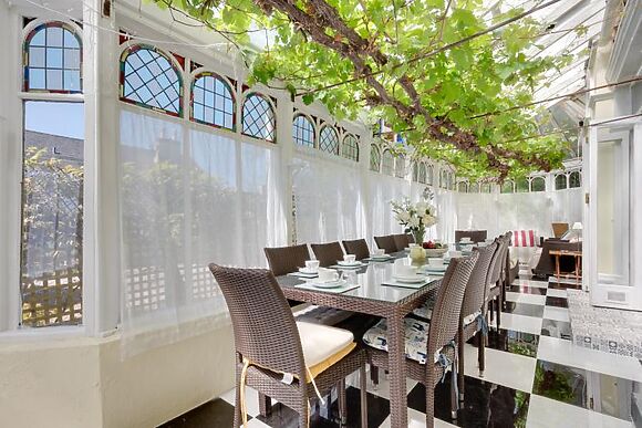 Rutland Lodge & Wellswood Mews