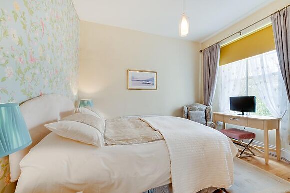 Rutland Lodge & Wellswood Mews