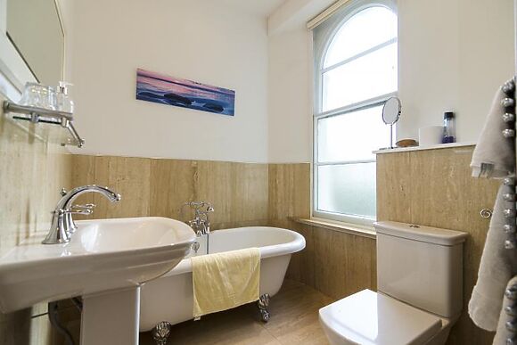 Rutland Lodge & Wellswood Mews