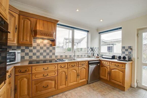 Carreg Lwyd Farmhouse