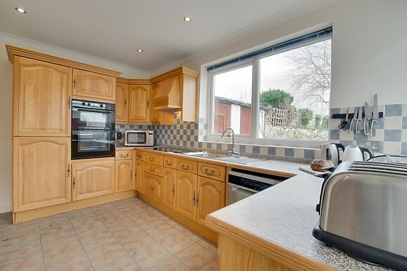 Carreg Lwyd Farmhouse