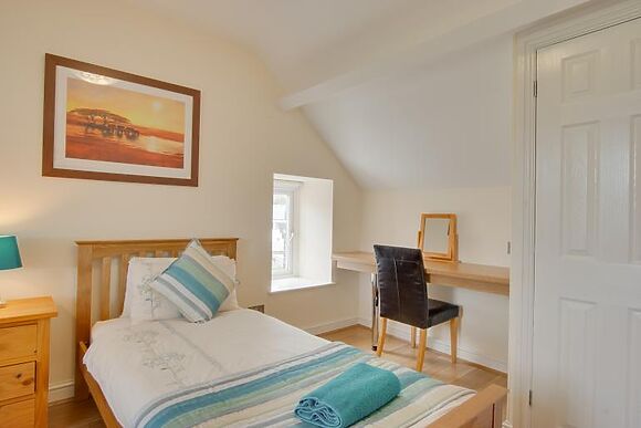 Carreg Lwyd Farmhouse