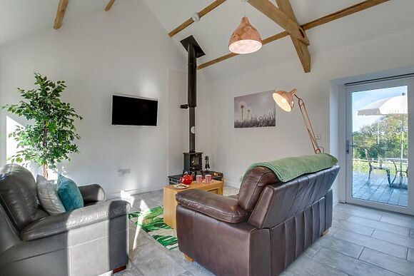 Gwel y Cambria - Cambrian View