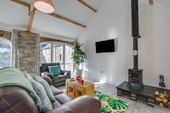 Gwel y Cambria - Cambrian View