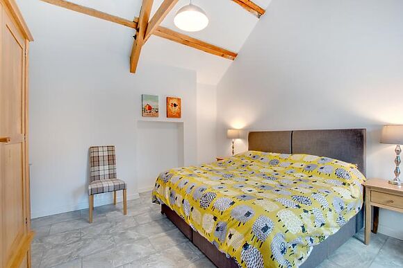 Gwel y Cambria - Cambrian View