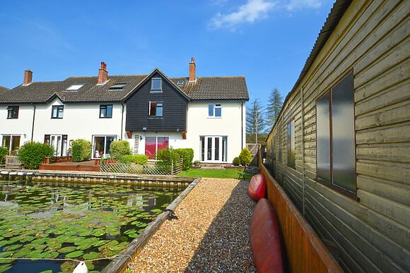 20 Trail Quay Cottages