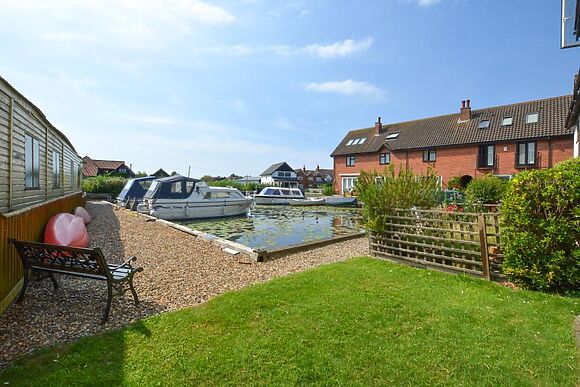 20 Trail Quay Cottages