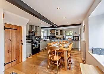 Spacious Cottage for 8 in Ringstead