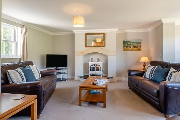 Admirals Lodge