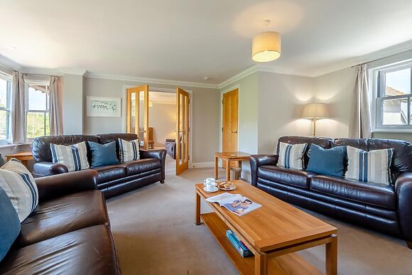 Admirals Lodge
