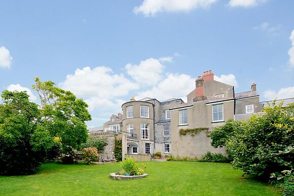 Clynderwen House