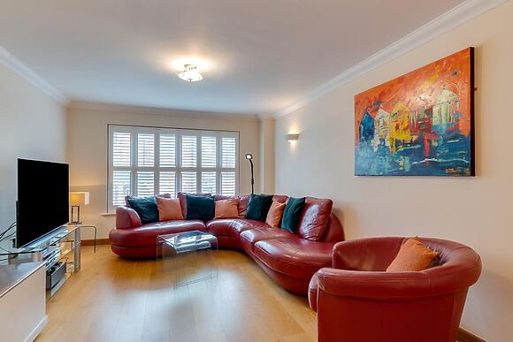 York Mansions Apartment