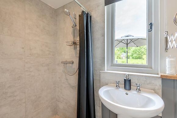 The Bolthole and Warren