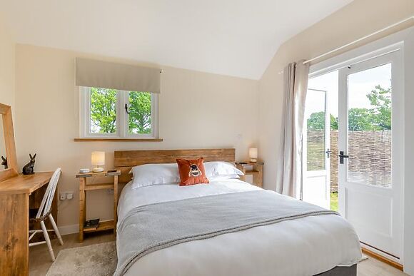 The Bolthole and Warren