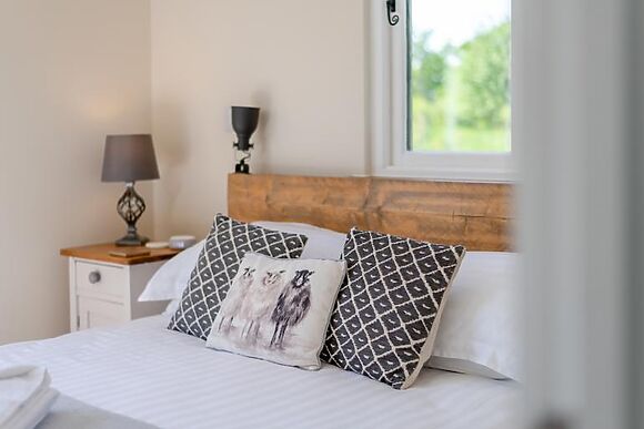 The Bolthole and Warren