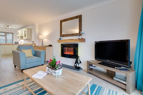 3 Strandways Court