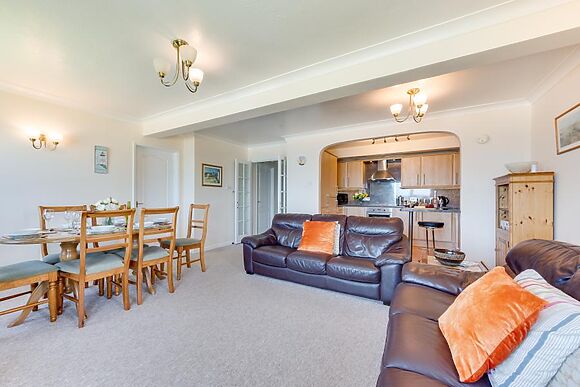 Flat 11 Clifton Court