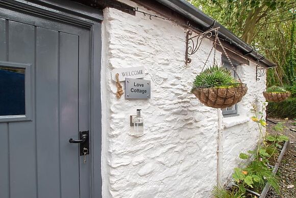 Love Cottage