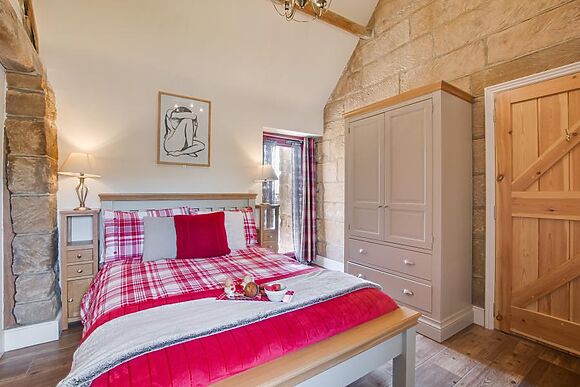 2-Bedroom Hot Tub Cottage in Cowbar