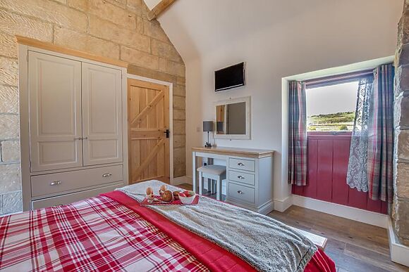 2-Bedroom Hot Tub Cottage in Cowbar