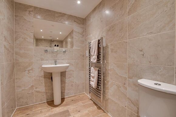 2-Bedroom Hot Tub Cottage in Cowbar